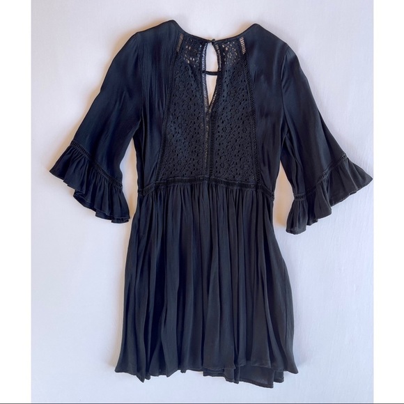 Forever 21 Black Lace Front and Back Panel  3/4 Flutter Sleeve - Picture 3 of 15